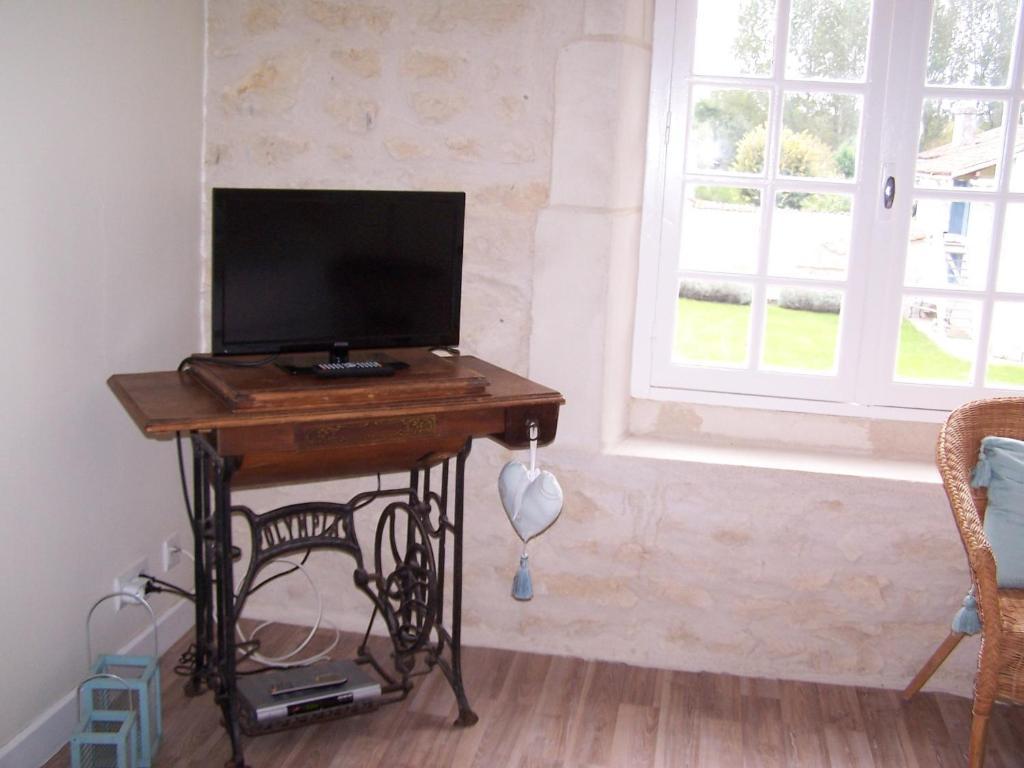 Le Four A Pain Hotel Saint-Jean-d'Angely Bilik gambar